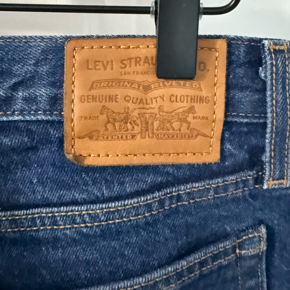 Levi’s Wedgie Fit High Rise Button Fly Jeans – Size 29 Dark Wash - Picture 8 of 13
